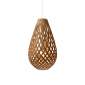 lampe-suspension-lustre-eclairage-bois-bambou-koura-design-david-trubridge-teinte-caramel-marron