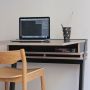 bureau-system-pi-modulable-hauteur-standard-a-bar-et-pieds-acier-bois-multiplis-de-bouleau-design-roderick-fry-noir-mural